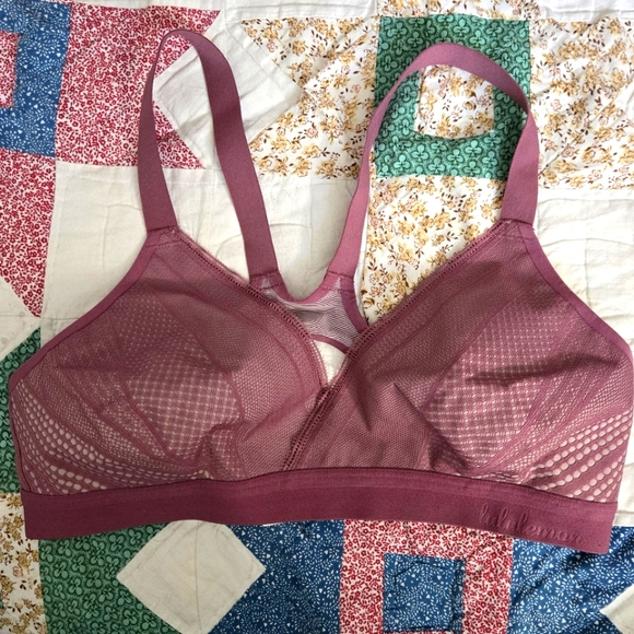 Lululemon Awake to Lace Mauve 34C Wireless Sports Bra - Picture 2 of 8